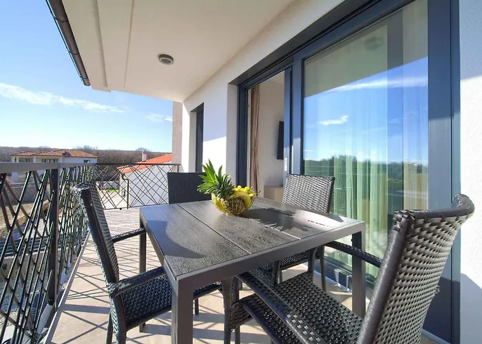 Apartamento With Pool In Kornic-insel Krk 55190 Kornić