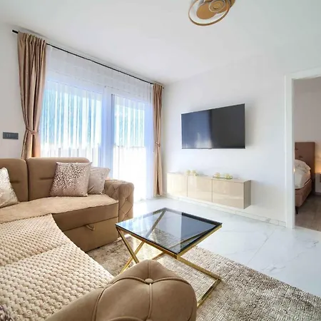 With Pool In Kornic-insel Krk 55190 Appartement *