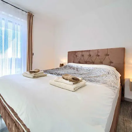 With Pool In Kornic-insel Krk 55190 Appartement *