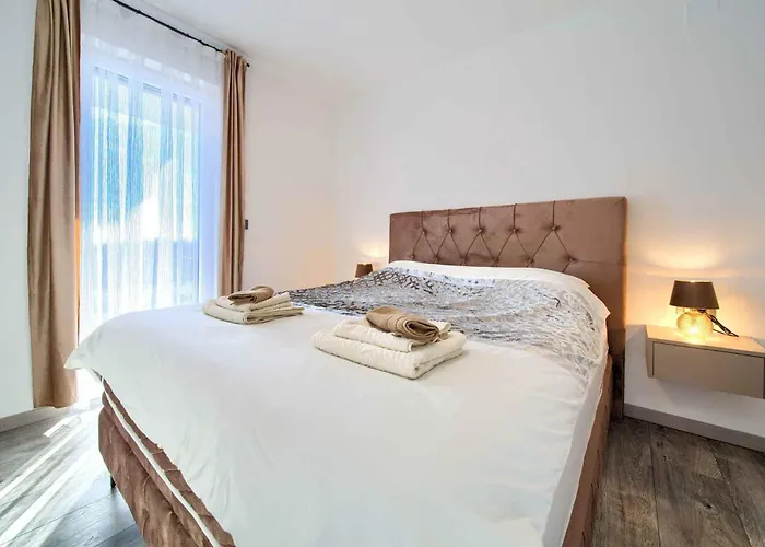 With Pool In Kornic-insel Krk 55190 Appartement *